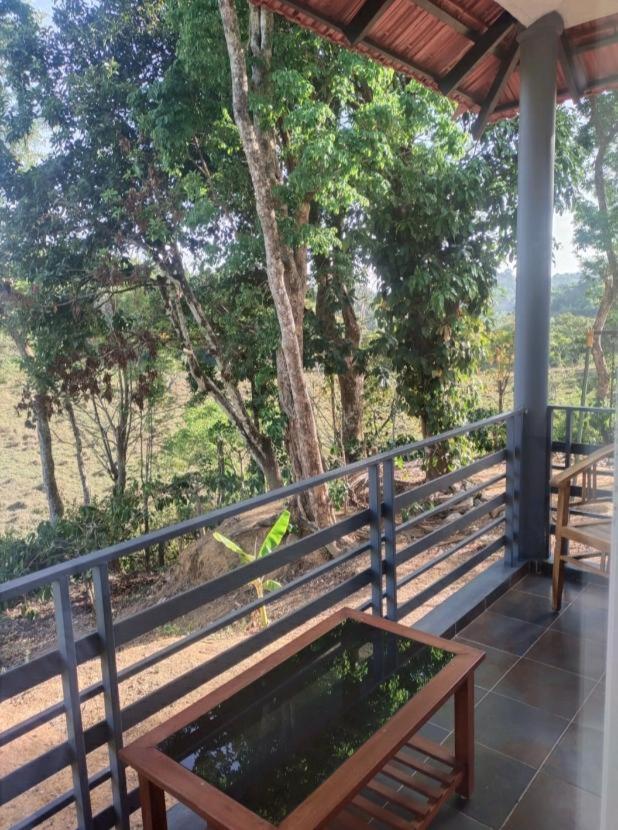 Hotel Coorggavadana Madikeri Zewnętrze zdjęcie