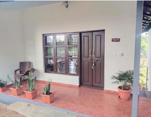 Hotel Coorggavadana Madikeri Zewnętrze zdjęcie