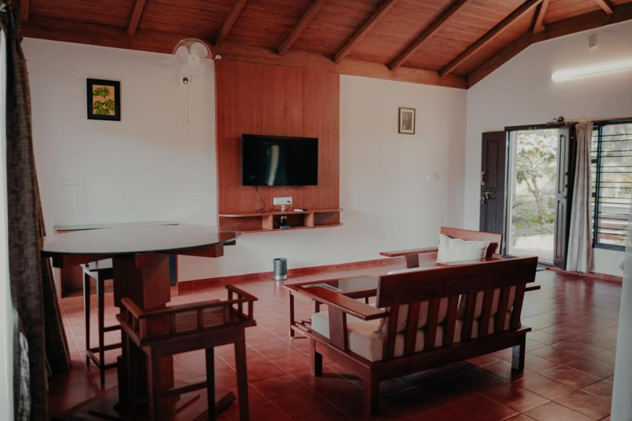 Hotel Coorggavadana Madikeri Zewnętrze zdjęcie